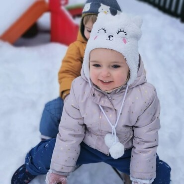 Mali Artyści - Żłobek Warszawa Bemowo Jelonki - zabawa w ogrodzie