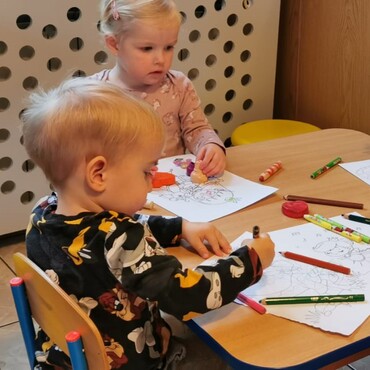 Mali Artyści - Żłobek Warszawa Bemowo Jelonki - zajęcia w żłobku
