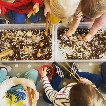 Mali Artyści - Żłobek Warszawa Bemowo Jelonki - zajęcia w żłobku